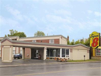 Hotel Super 8 By Wyndham Kingston Extérieur photo